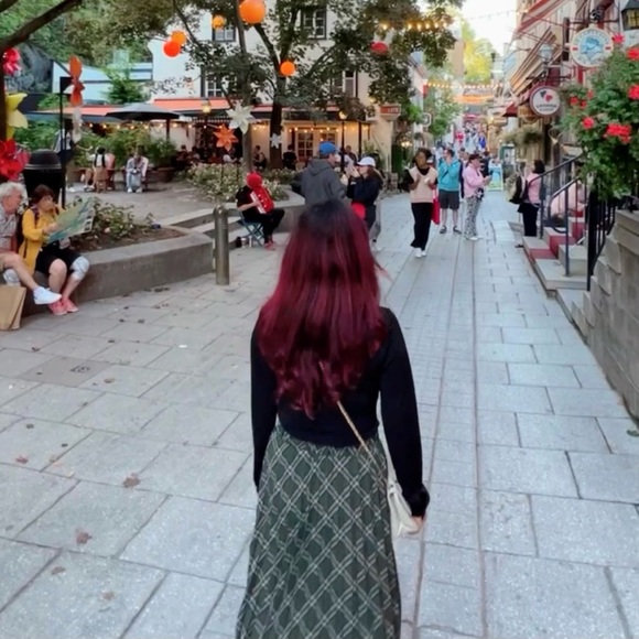 Midi skirt from Suzy Shier - Picture 3 of 5